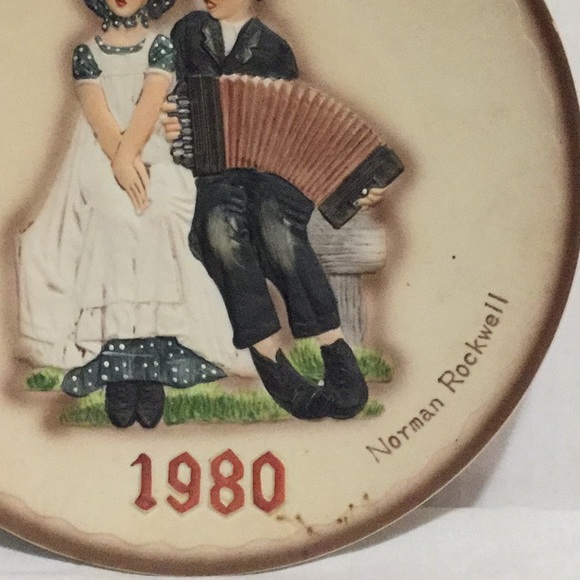 1980 Norman Rockwell Vintage Plate. “Lovers” - Picture 3 of 7